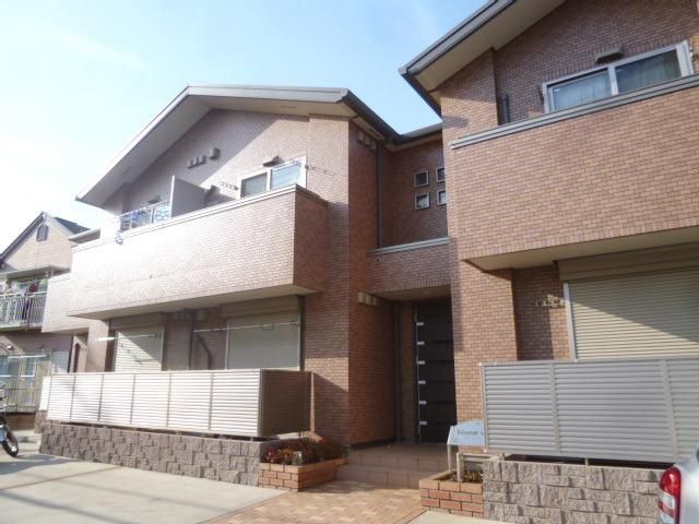 建物外観　★一階でも柵が付いているので安心です★