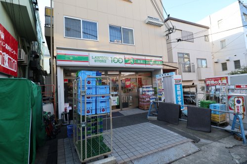 コンビニ　ローソンストア100（コンビニ）まで647m