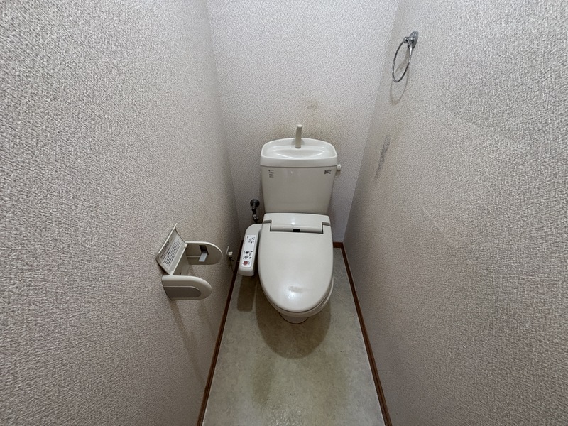 トイレ　温水洗浄便座