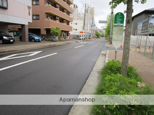 その他　前面道路（その他）まで0m