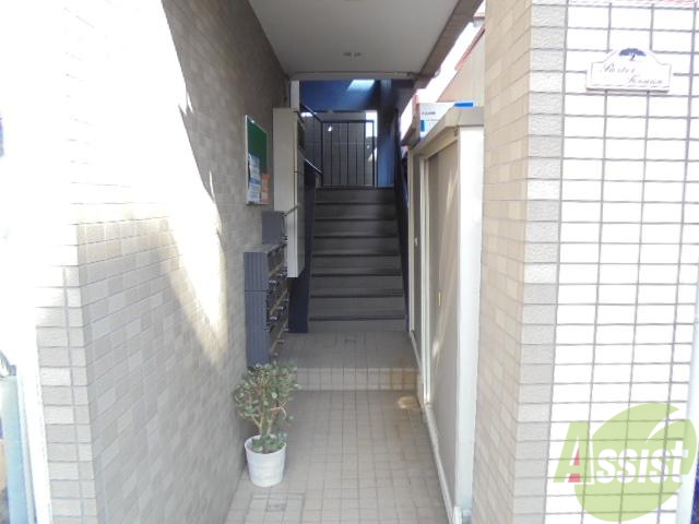 エントランス　こちらからお入りください