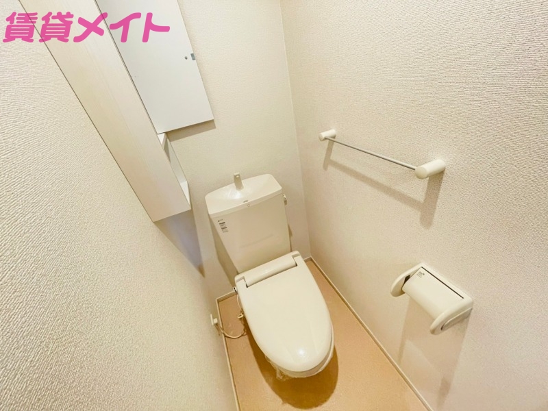 トイレ　同型参考写真