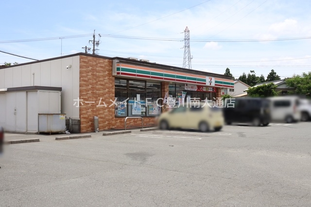 コンビニ　セブンイレブン新城川田店（コンビニ）まで837m