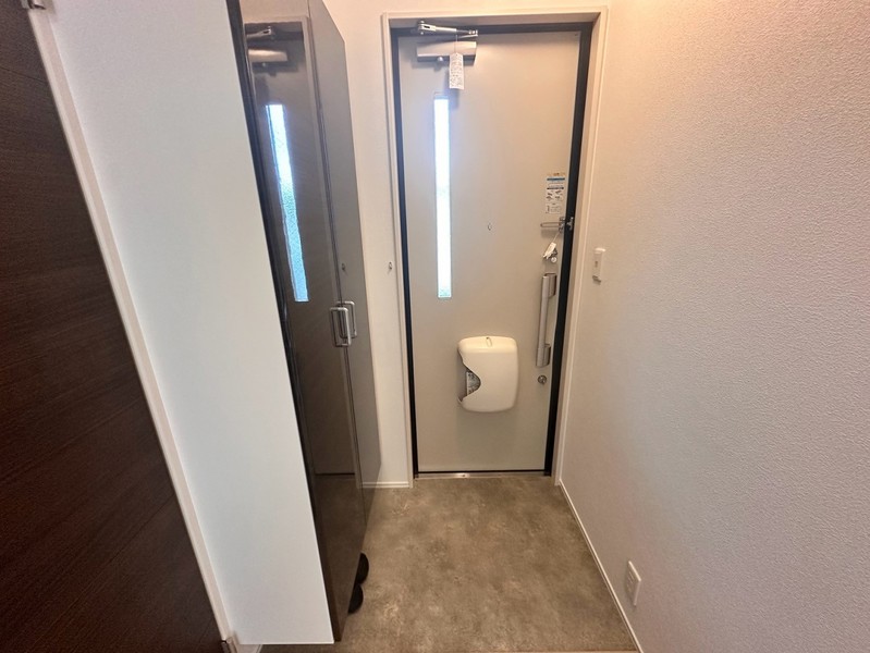 ロイヤルハイツ上本町の玄関写真