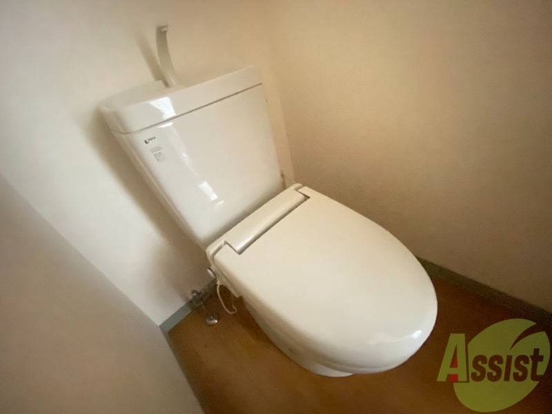 トイレ　トイレとお風呂が別なので清潔に使えて嬉しいですね。