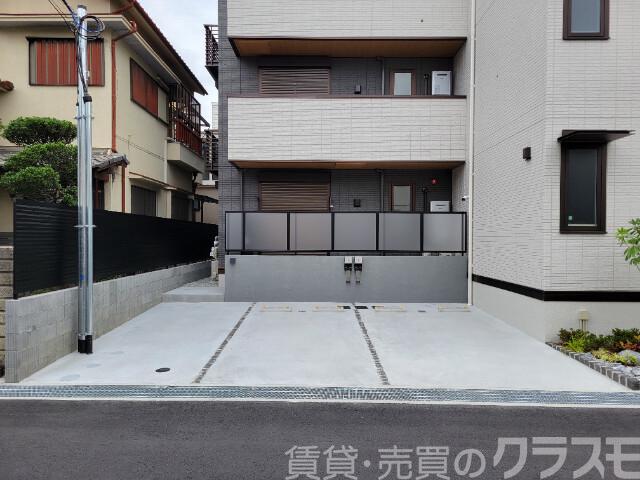 駐車場　敷地内駐車場