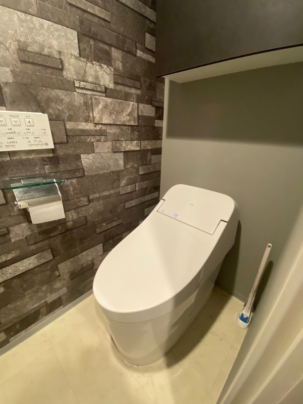 トイレ　落ち着いた色調のトイレです♪