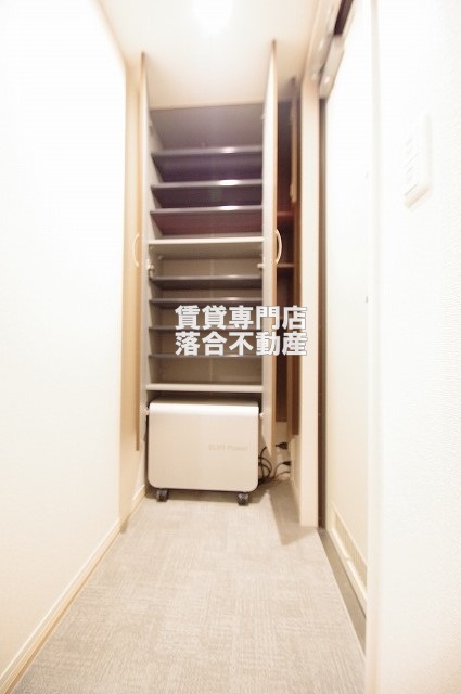玄関　シューズ収納