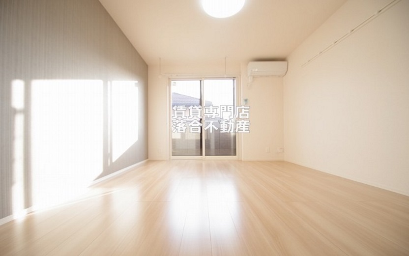 居室・リビング　明るい広々としたお部屋♪