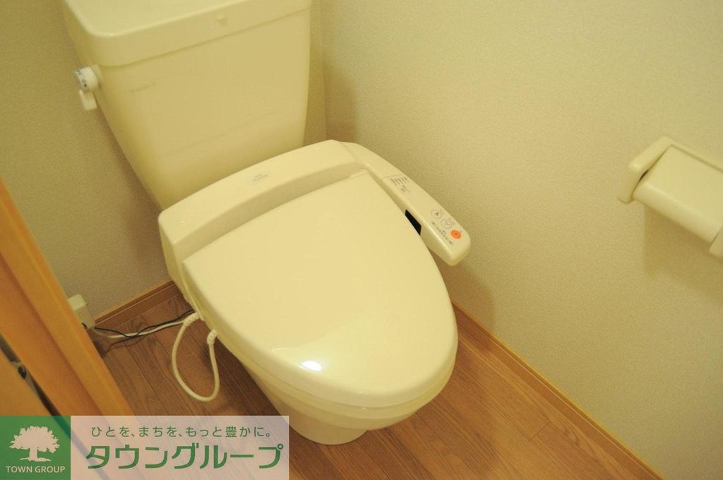 トイレ　反転・仕様・設備は現況と異なる場合があります（現況優先）