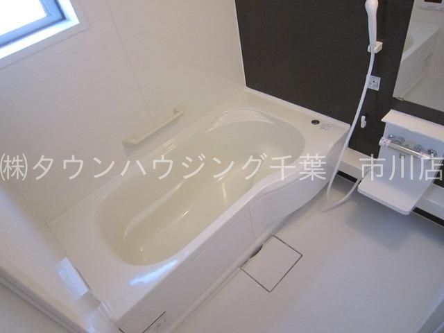 バス・シャワールーム　ゆったり１坪バスルームです