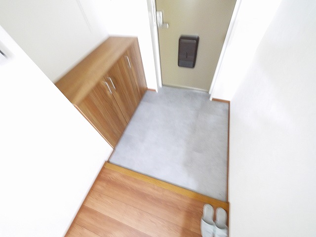 玄関　収納もある玄関です