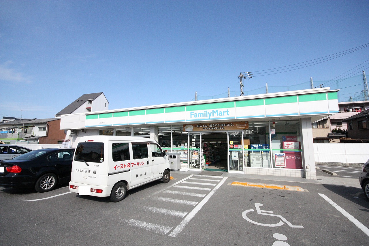 コンビニ　ファミリーマート高松茜町店（コンビニ）まで194m