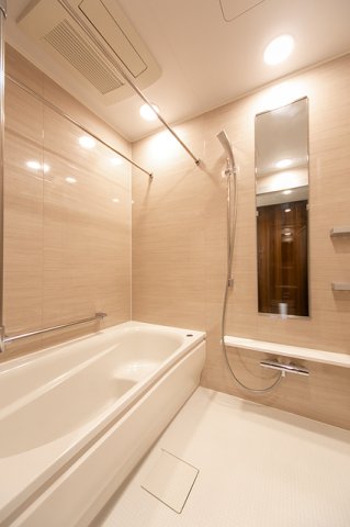 バス・シャワールーム　※写真は同タイプ住戸です。