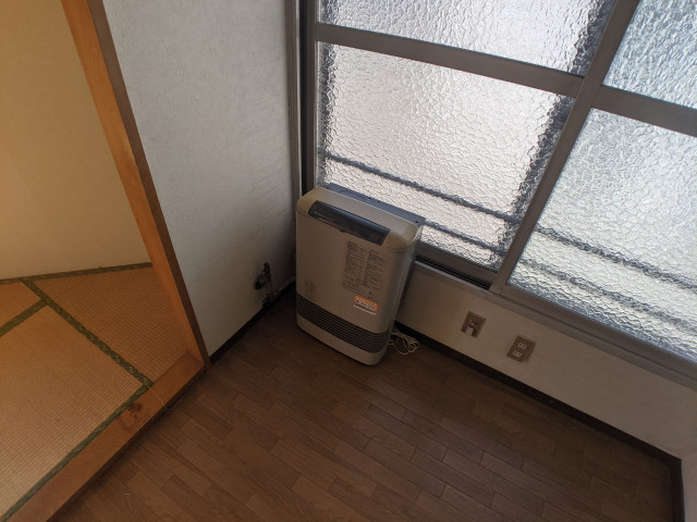 その他設備　暖房も設置されてました、寒い冬も安心ですね１