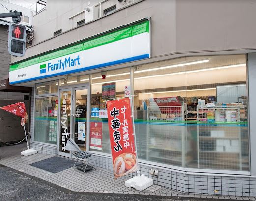 コンビニ　ファミリーマート中野弥生町店（コンビニ）まで398m
