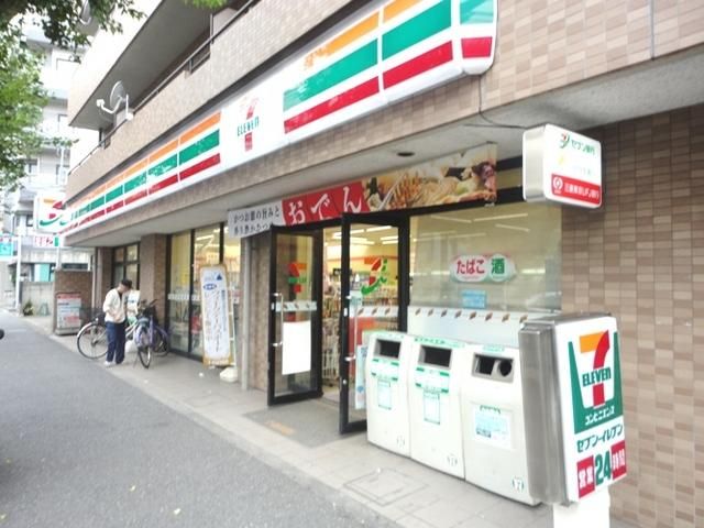 コンビニ　セブンイレブン（コンビニ）まで97m