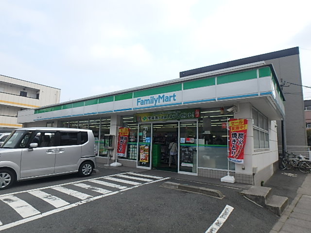 コンビニ　ファミリーマート（コンビニ）まで268m
