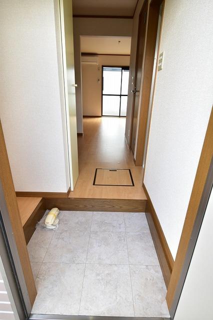 玄関　広めの玄関スペース♪　※他のお部屋の写真です。