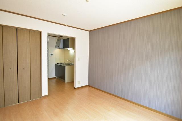 居室・リビング　※参考写真　アクセントクロスがお洒落な洋室♪　※他のお部屋の