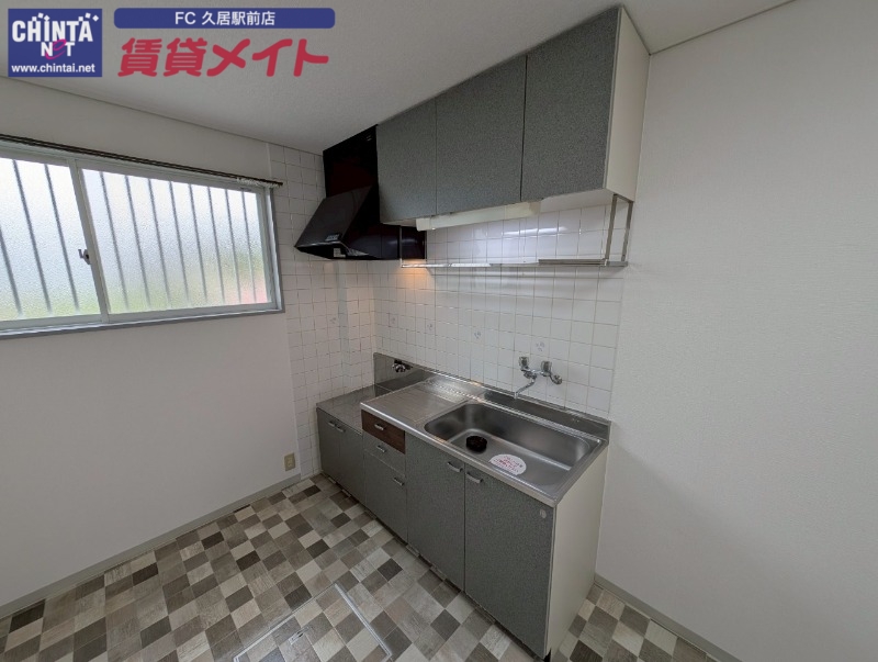 キッチン　別部屋参考写真です