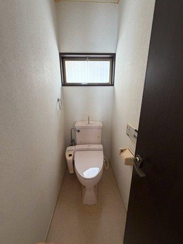 堺市堺区榎元町2丁戸建のトイレ写真