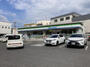コンビニ　ファミリーマート 城西二丁目店（コンビニ）まで298m