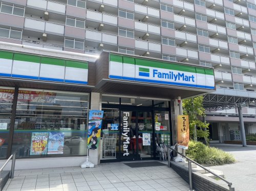 コンビニ　ファミリーマート 豊成団地店（コンビニ）まで193m