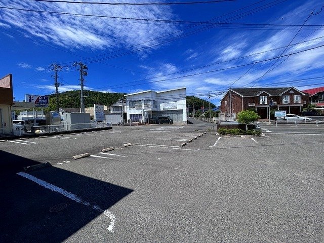駐車場　駐車場に車を止められます