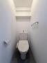 トイレ　落ち着いた色調のトイレです