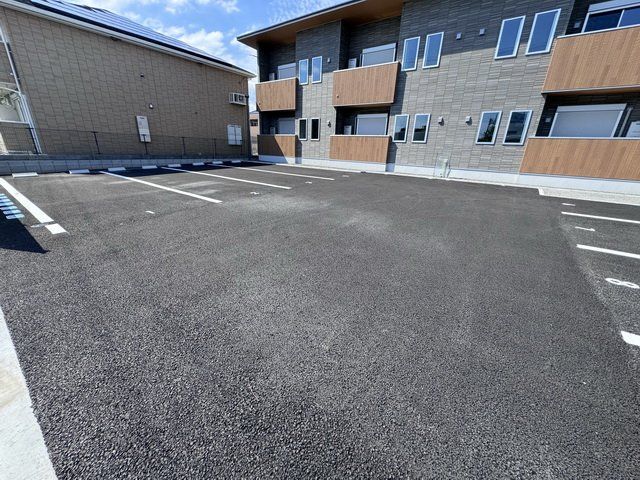 駐車場　駐車場