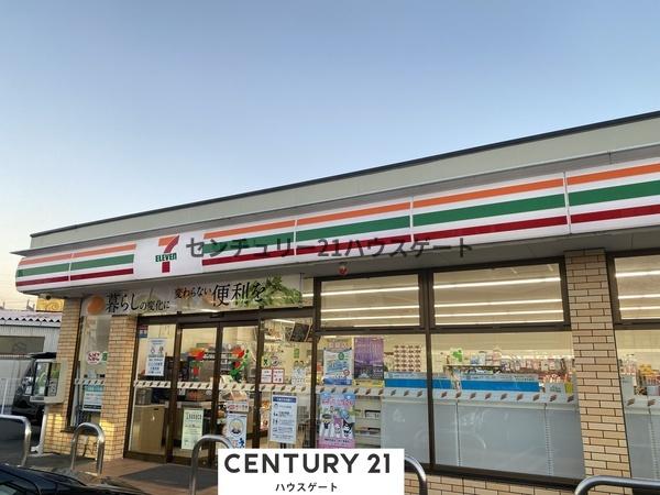 コンビニ　セブンイレブン宇都宮簗瀬中央店（コンビニ）まで585m