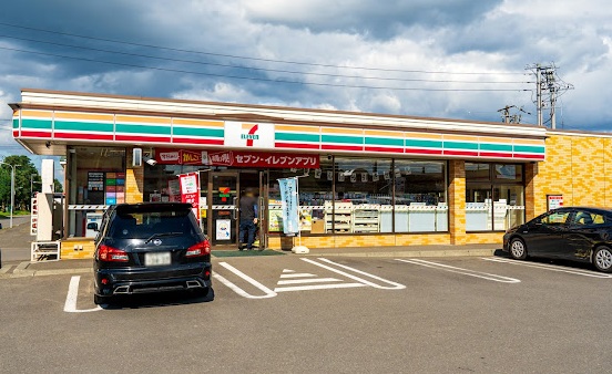 コンビニ　セブンイレブン千歳富士4丁目店（コンビニ）まで468m