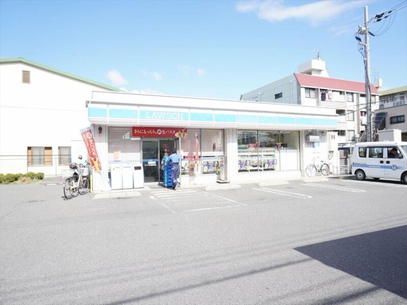 コンビニ　ローソン 吹田警察署前店（コンビニ）まで137m