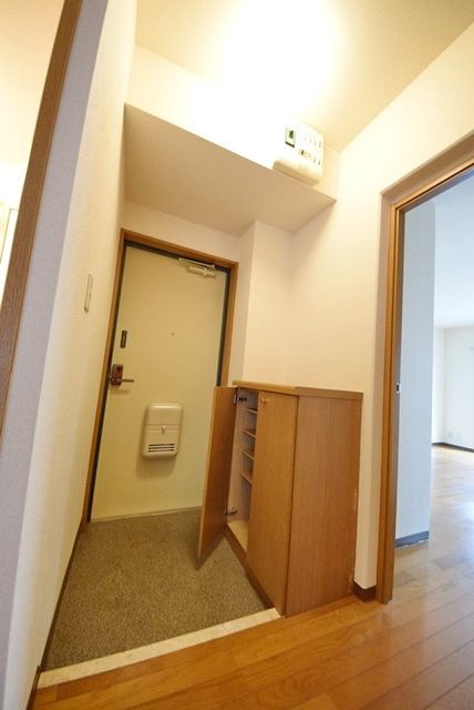 ハイツおゆみ野2の玄関写真