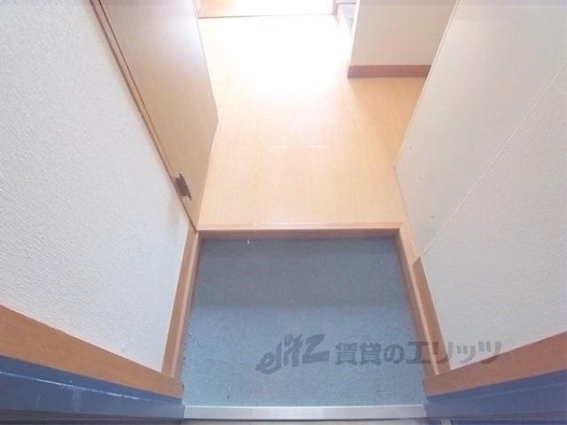 小華マンションの玄関写真