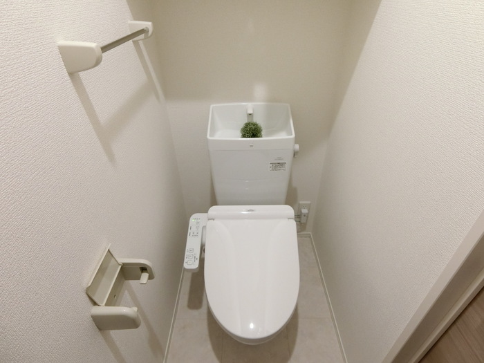 トイレ　トイレ部分・温水洗浄機能付きで清潔感◎
