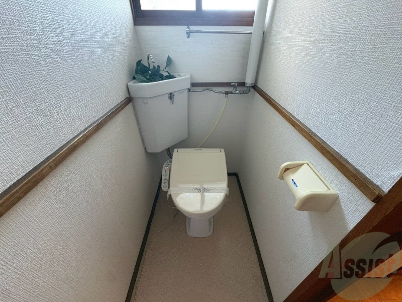 トイレ　こちらはトイレです。清潔感があり、安心して使用できます。