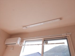 その他　便利な室内物干しとエアコンあり