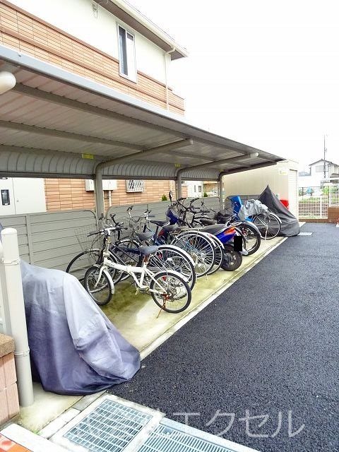 その他　屋根付きの駐輪場です。