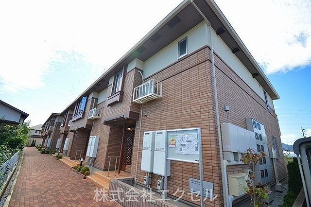 建物外観　武蔵増戸駅から徒歩4分で通勤通学に便利です。