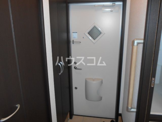 カルミア Aの玄関写真