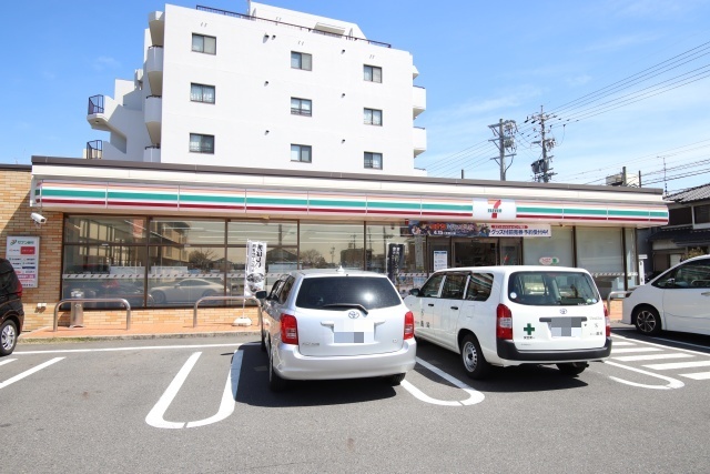 コンビニ　セブン-イレブン 名古屋中新店（コンビニ）まで300m