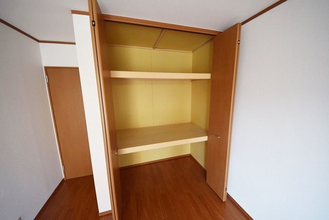 収納　収納は押し入れタイプ