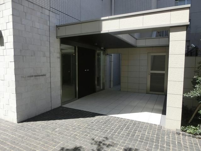エントランス　建物の内部です