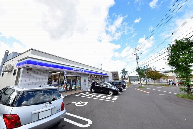 コンビニ　ローソン札幌月寒1条二丁目店（コンビニ）まで548m