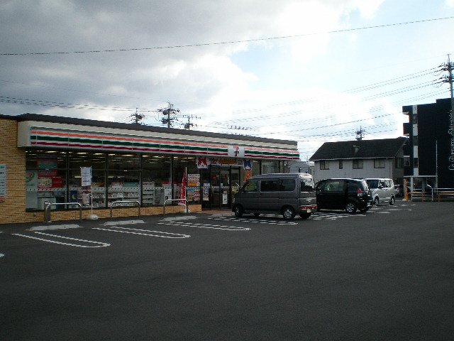 コンビニ　セブン－イレブン　津山小原店（コンビニ）まで700m