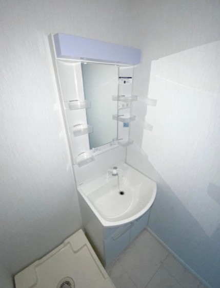 洗面設備　別部屋参照写真