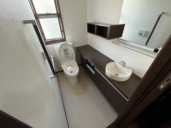 西ヶ原4丁目戸建のトイレ写真