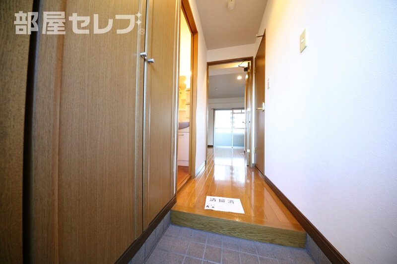 玄関　玄関まわりもスッキリしてます